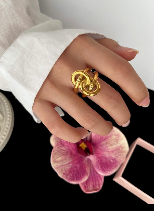 Twisted in Knots Ring